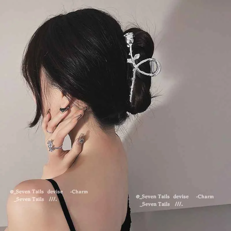 Silver Rose Gripper - Woolova