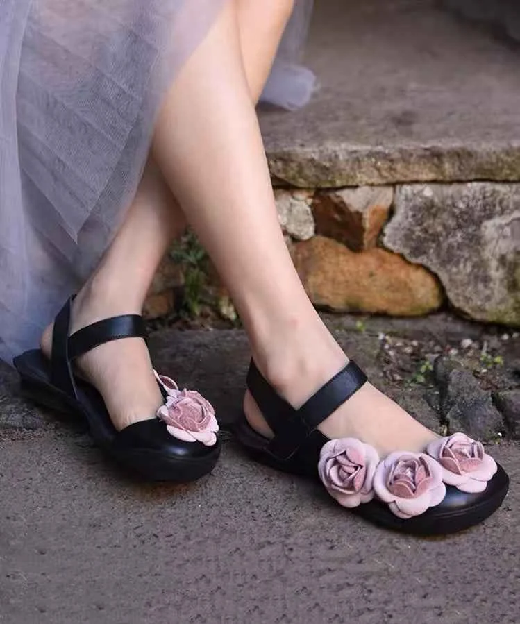 Floral Black Buckle Strap Splicing Leather Upper Baotou Walking Sandals - Woolova