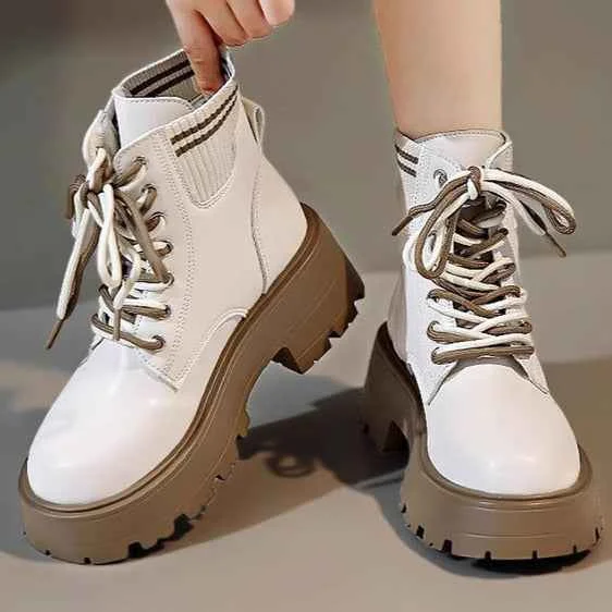 Mixed-color Lacing Chunky Bottom Boots - Woolova