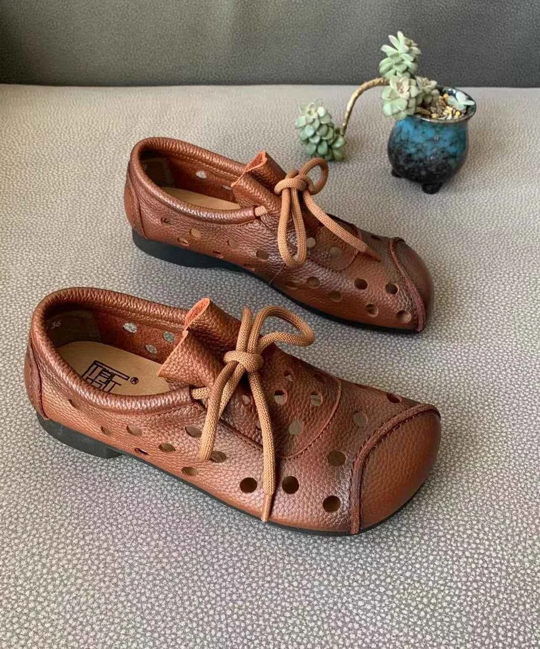 Soft Splicing Walking Sandals Hollow Out Lace Up Brown Cowhide Leather - Woolova